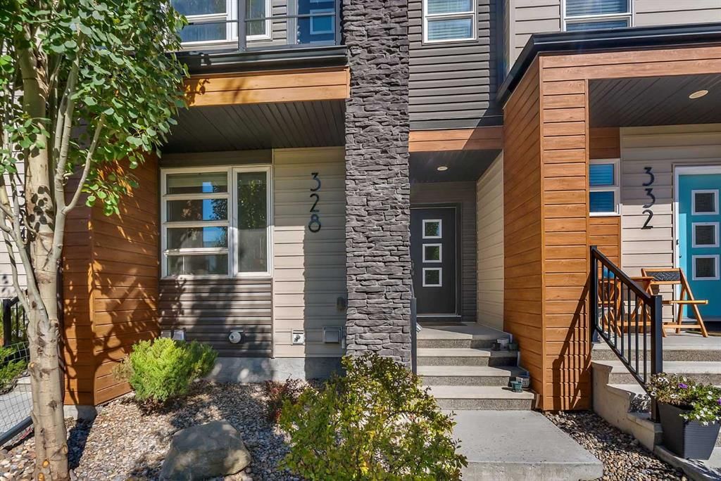 328 Midtown Gate SW, Airdrie — photo 2 of 39