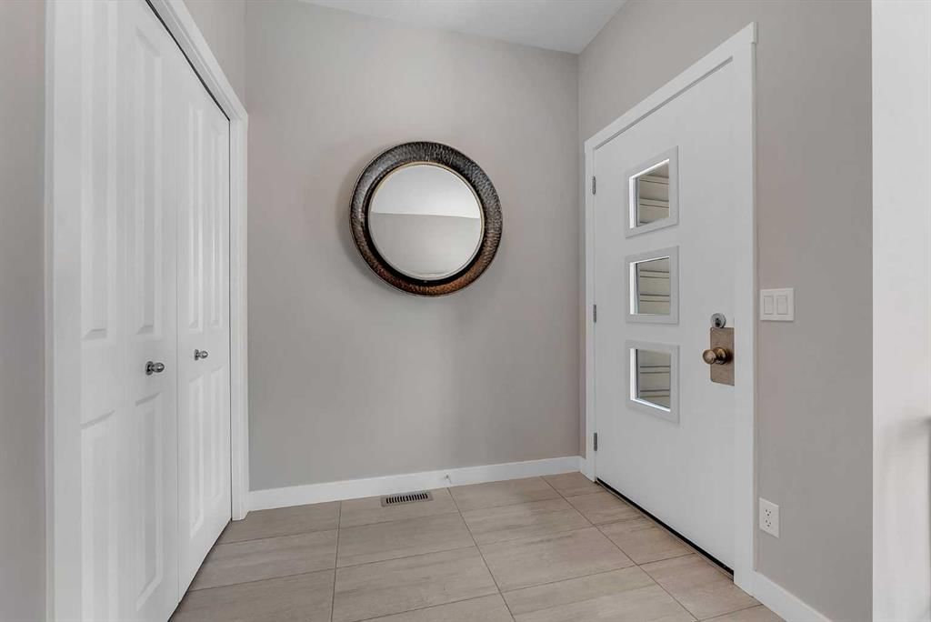 328 Midtown Gate SW, Airdrie — photo 3 of 39