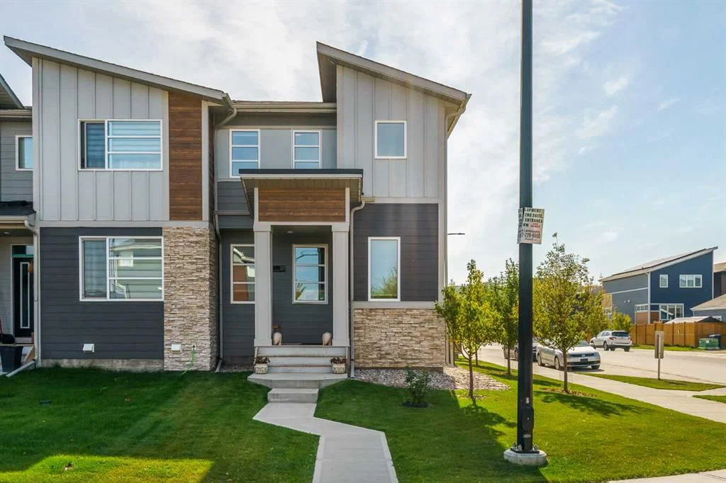 211 Wolf Creek Avenue SE, Calgary — main listing photo