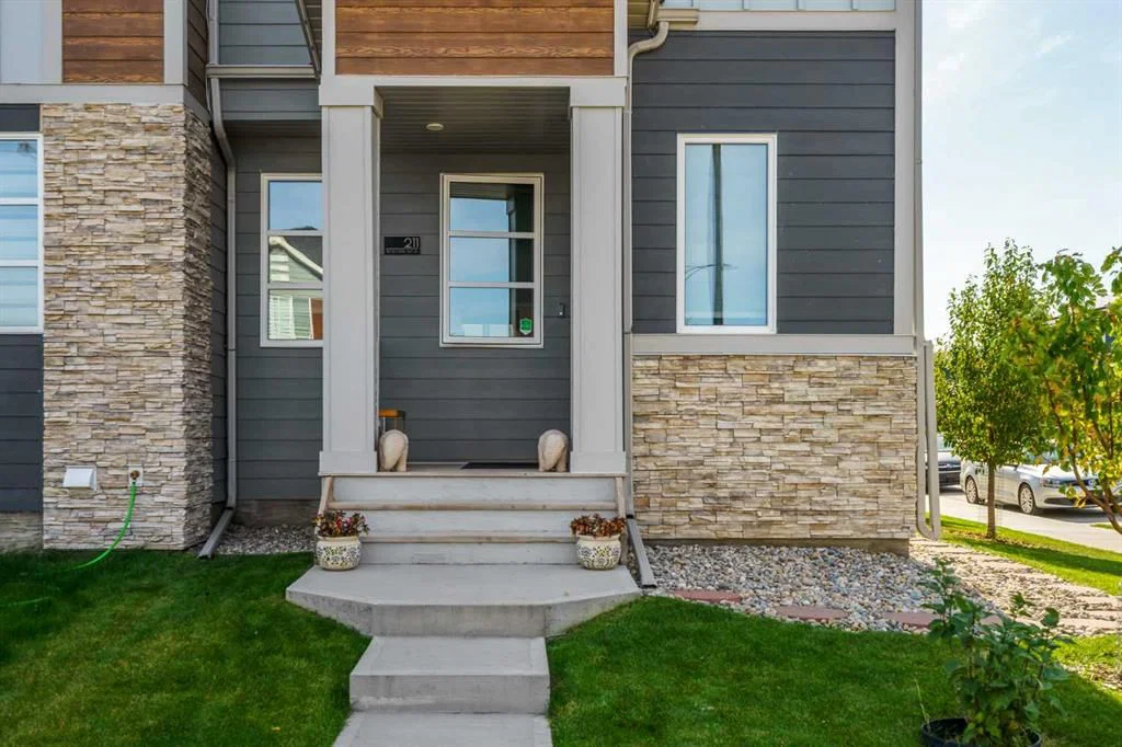 211 Wolf Creek Avenue SE, Calgary — photo 2 of 44
