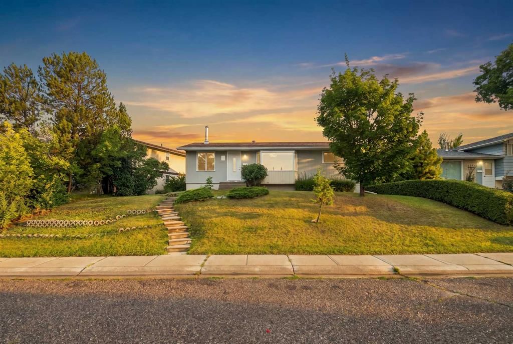 248 Huntcroft Road NE, Calgary — main listing photo