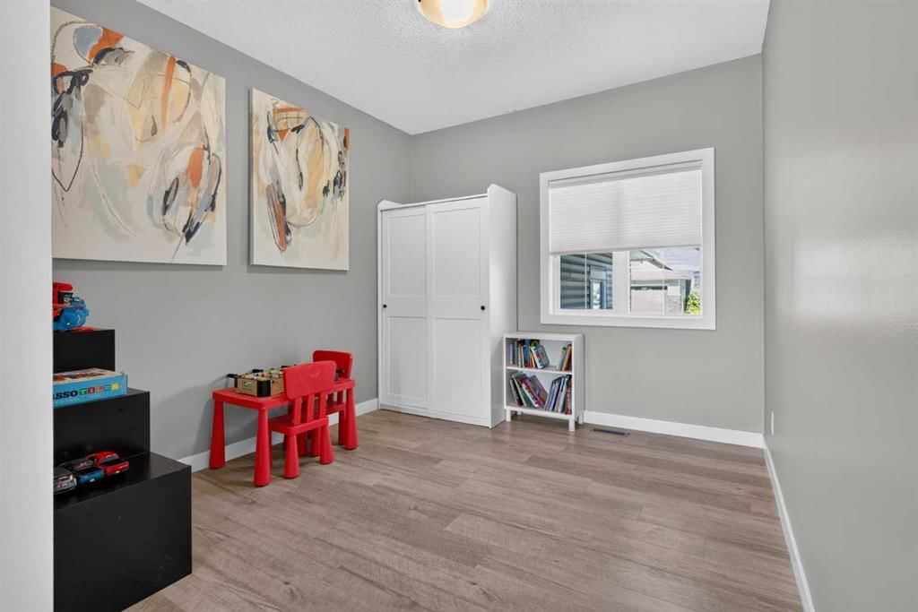 325 Bayside Crescent SW, Airdrie — photo 3 of 50
