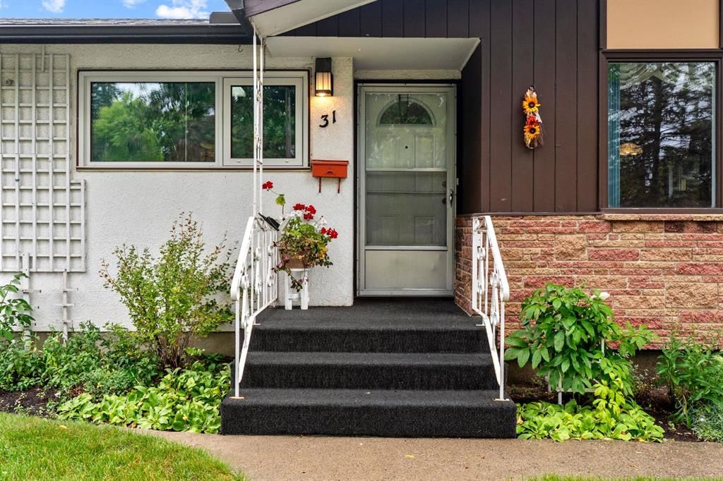 31 Foster Road SE, Calgary — photo 5 of 29