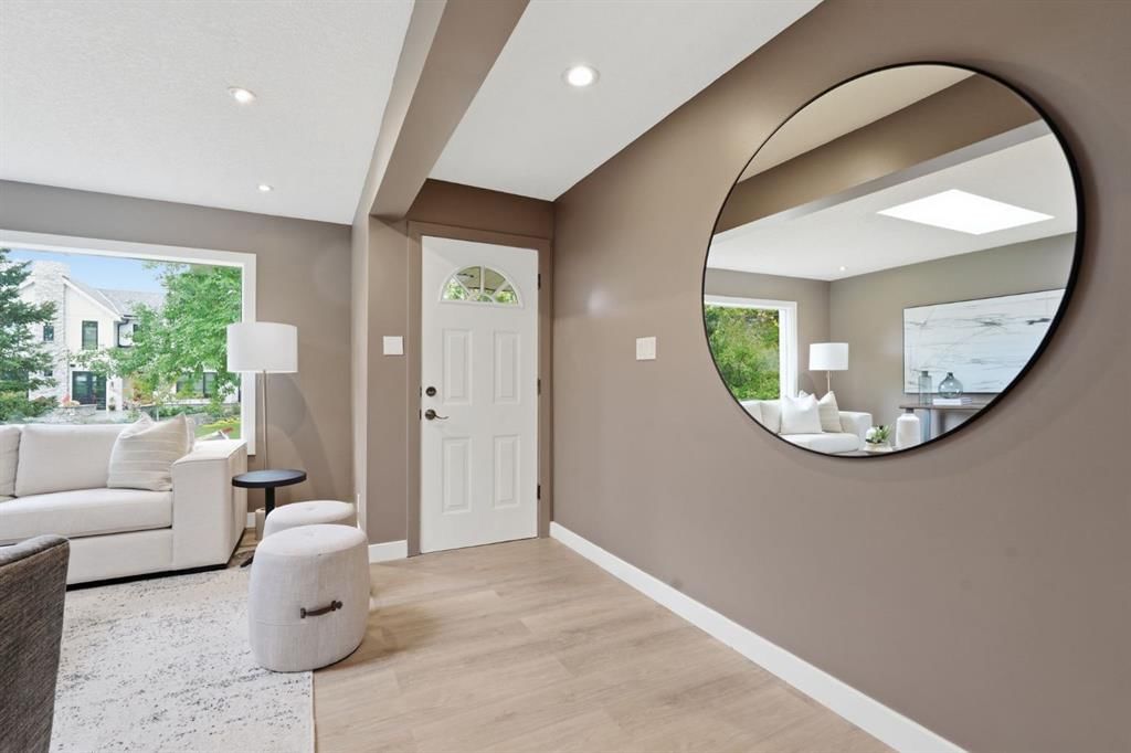 3324 36 Avenue SW, Calgary — photo 3 of 50