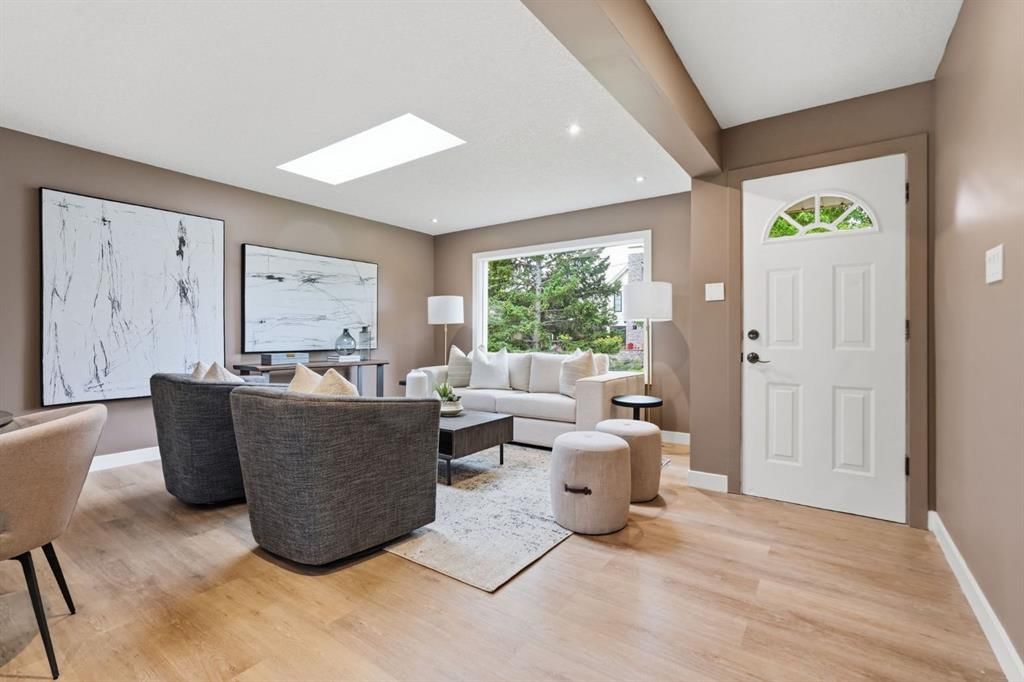 3324 36 Avenue SW, Calgary — photo 4 of 50