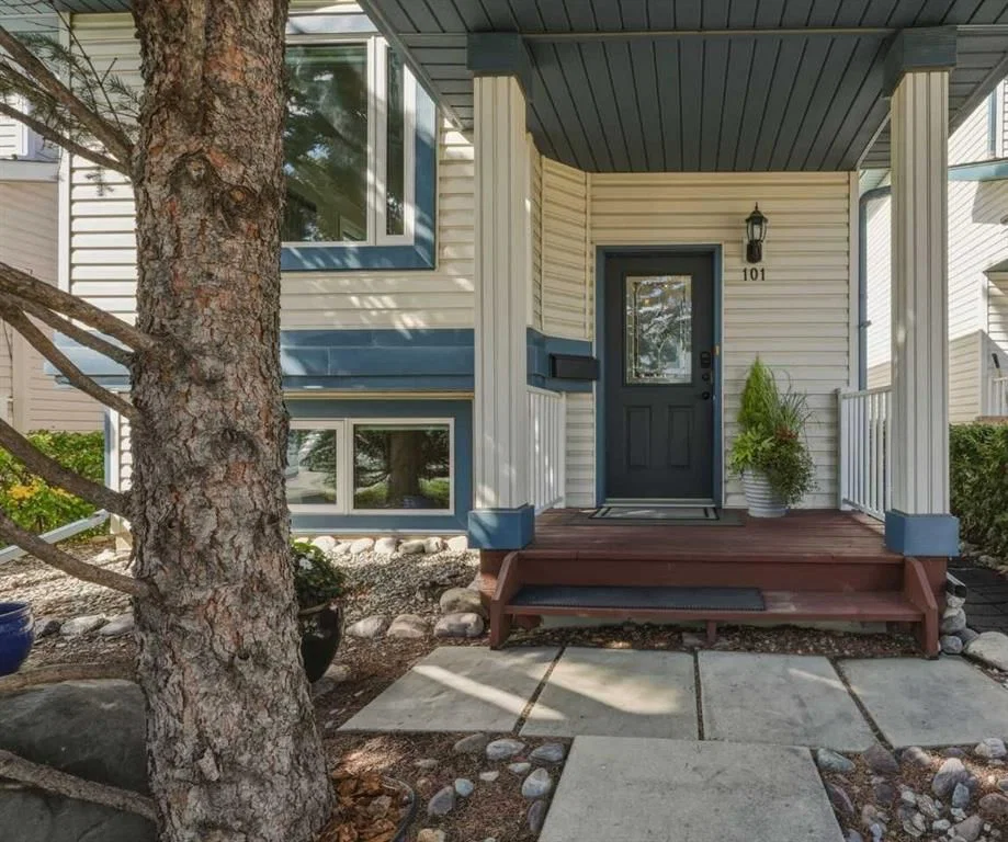 101 Arbour Wood Mews NW, Calgary — main listing photo