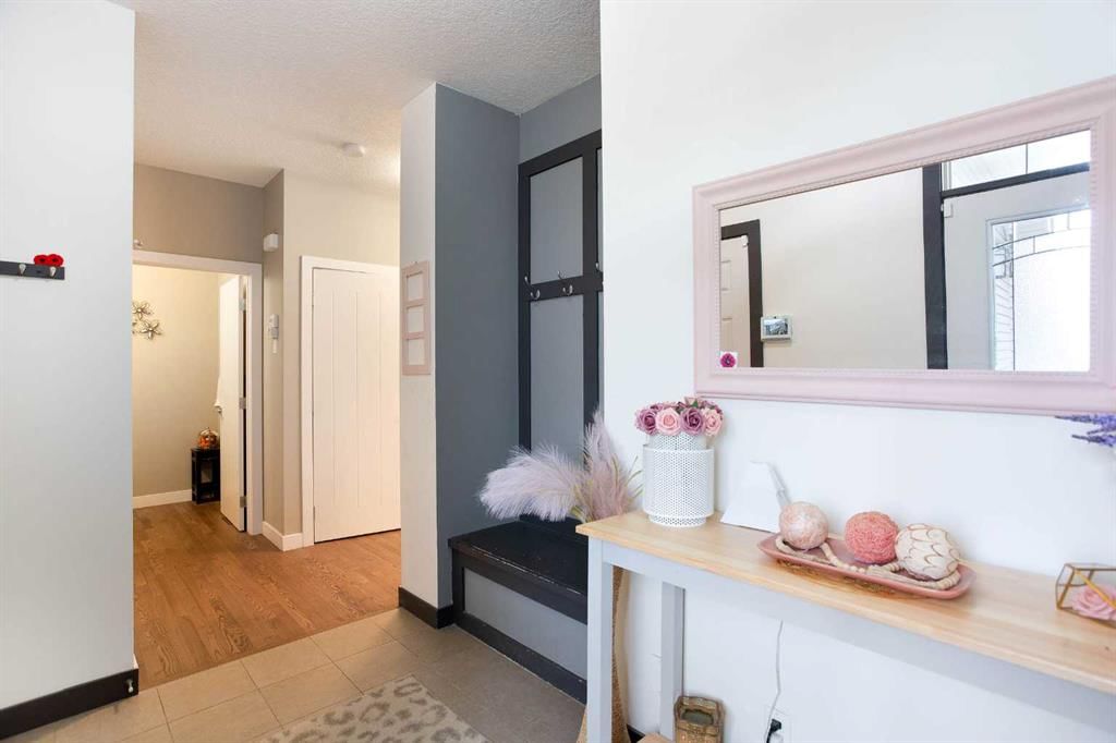 244 Nolanhurst Crescent NW, Calgary — photo 4 of 36