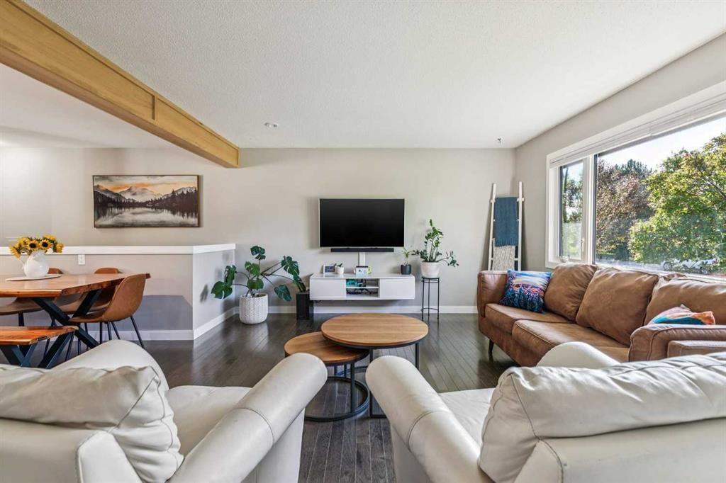7623 Fleetwood Drive SE, Calgary — photo 4 of 40