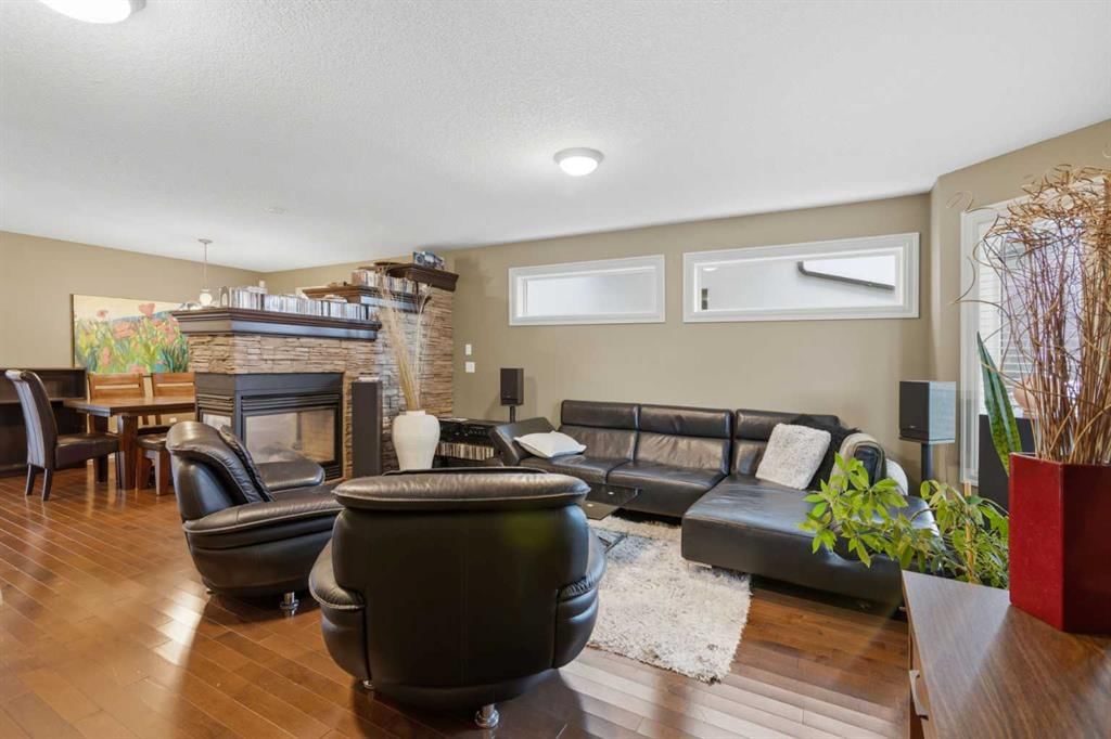 723 23 Avenue NW, Calgary — photo 4 of 49