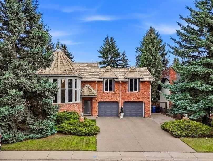 1216 Varsity Estates Drive NW, Calgary — main listing photo