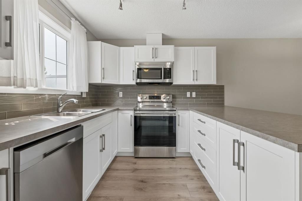 268 Sunset Road, Cochrane — photo 4 of 23