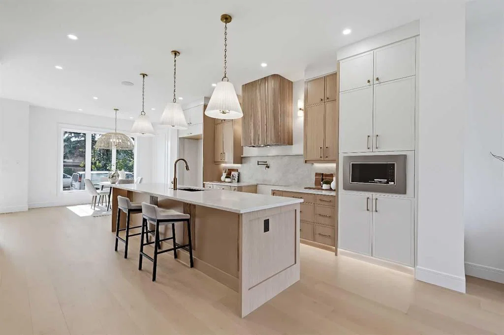 2714 3 Avenue NW, Calgary — photo 3 of 49