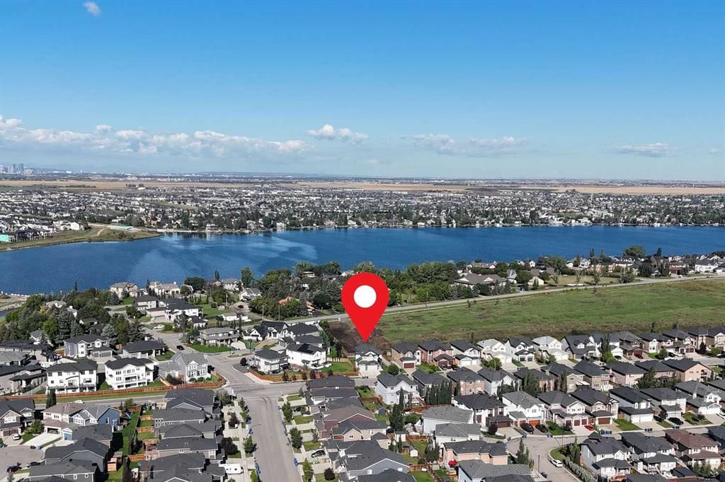 437 Kinniburgh Boulevard, Chestermere — photo 2 of 41