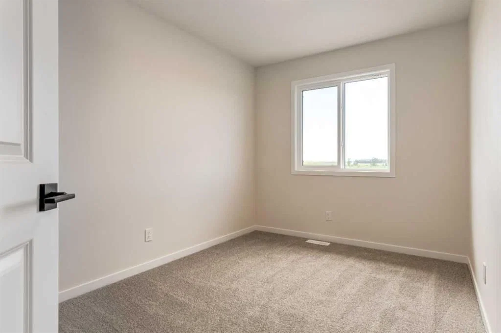 119 Thomas Street, Crossfield — photo 5 of 16