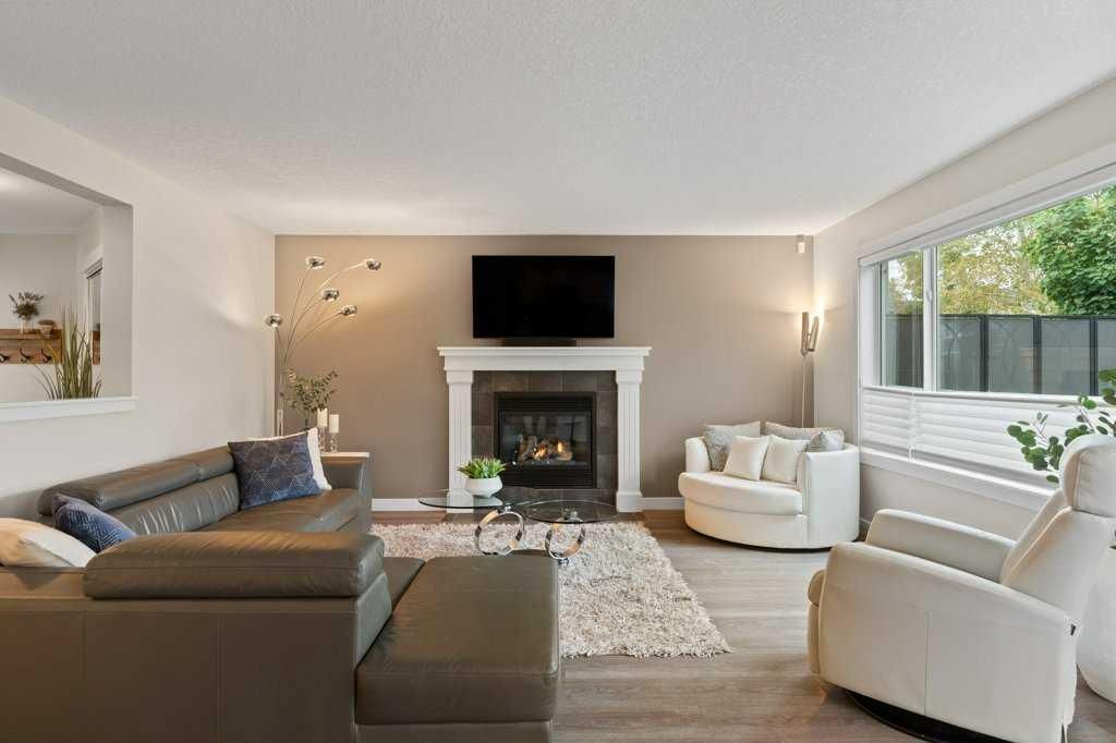 146 Wentworth Park SW, Calgary — photo 5 of 44