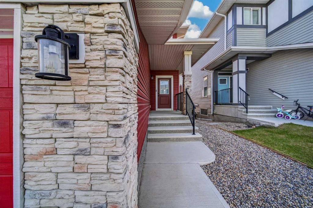 118 Ambleside Heath NW, Calgary — photo 4 of 50