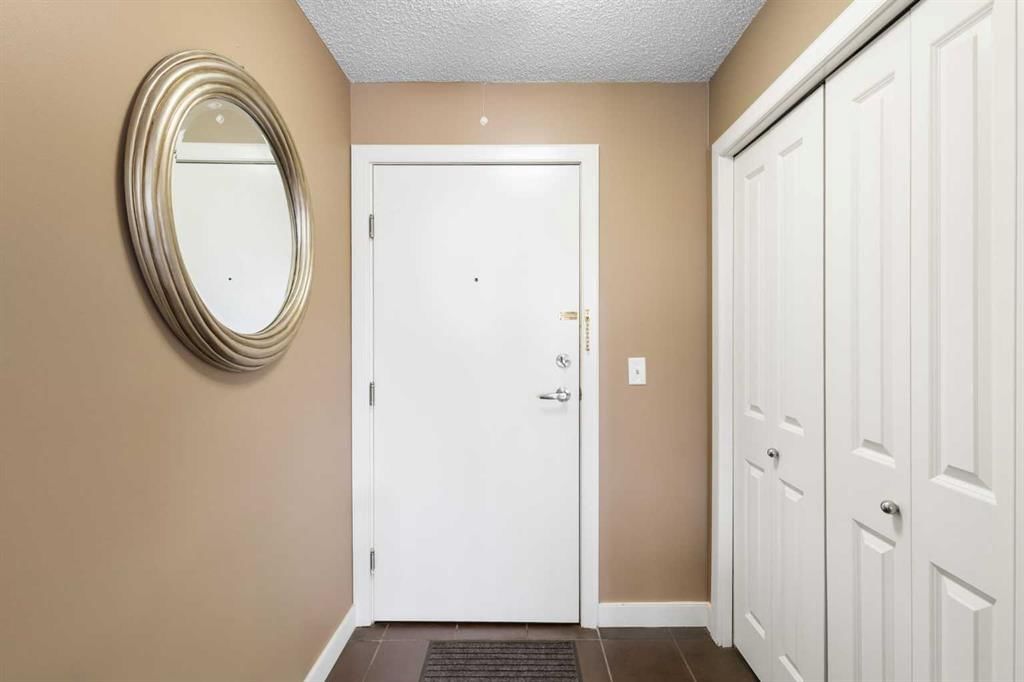 207, 108 Country Village Circle NE, Calgary — photo 2 of 32