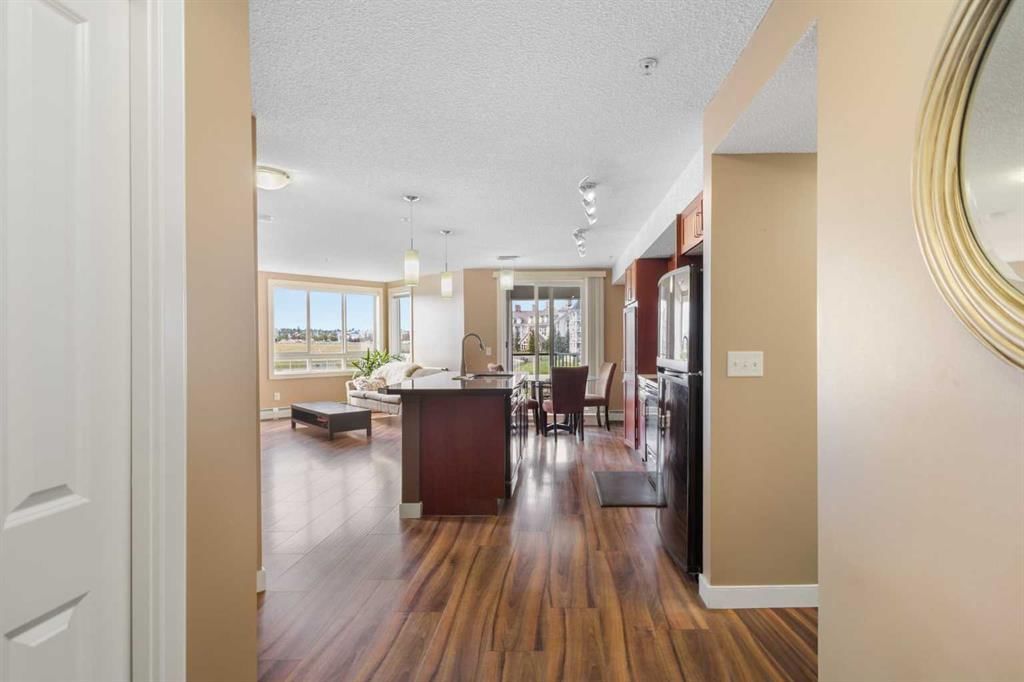 207, 108 Country Village Circle NE, Calgary — photo 3 of 32