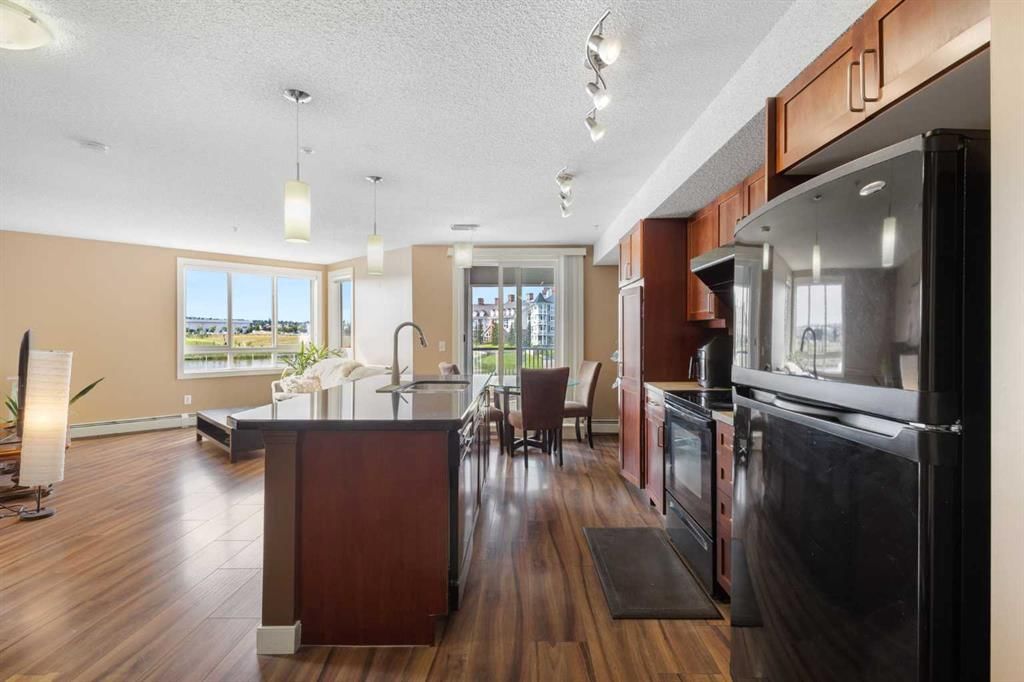 207, 108 Country Village Circle NE, Calgary — photo 4 of 32