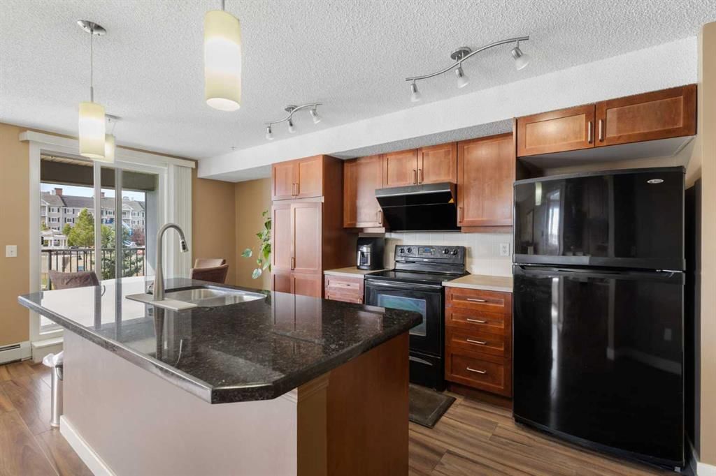 207, 108 Country Village Circle NE, Calgary — photo 5 of 32