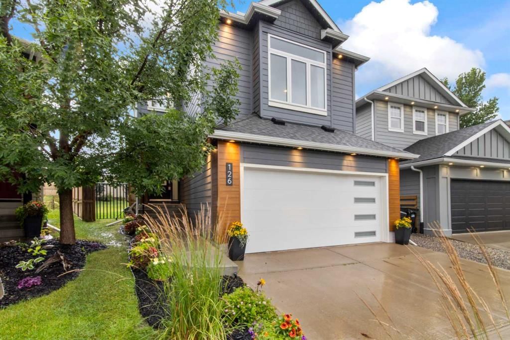 126 Chapman Close SE, Calgary — main listing photo