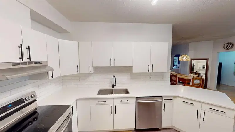 203, 138 18 Avenue SE, Calgary — photo 3 of 32