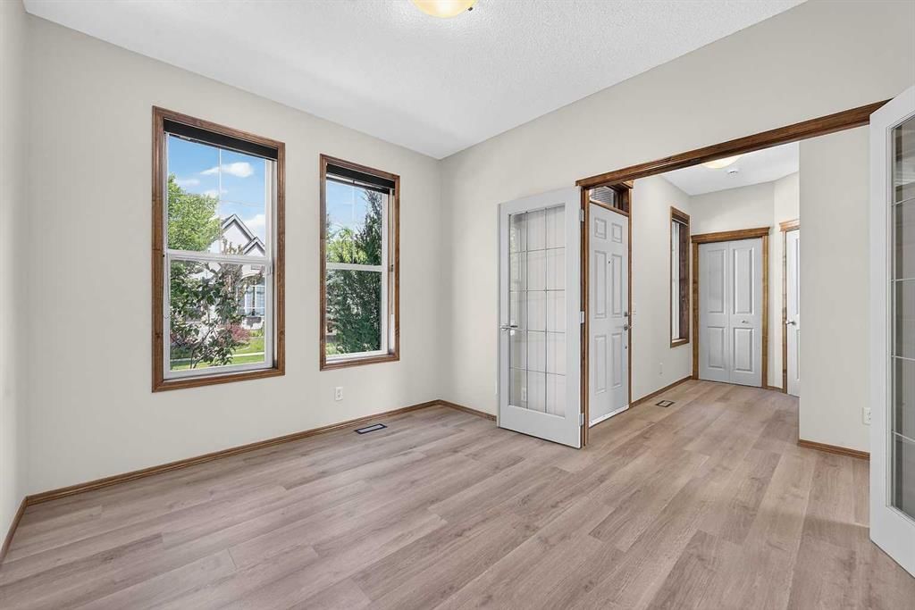 249 Elgin Manor SE, Calgary — photo 4 of 50
