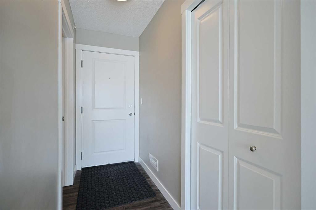 305, 10 Kincora Glen Park NW, Calgary — photo 5 of 39
