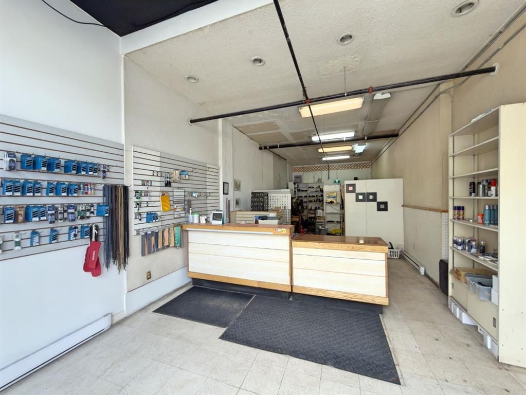 325B 17 Avenue SW, Calgary — main listing photo