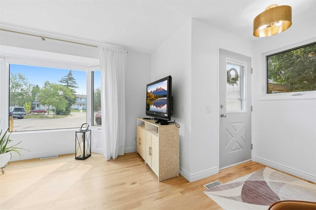 224 Erin Dale Place SE, Calgary — photo 3 of 50