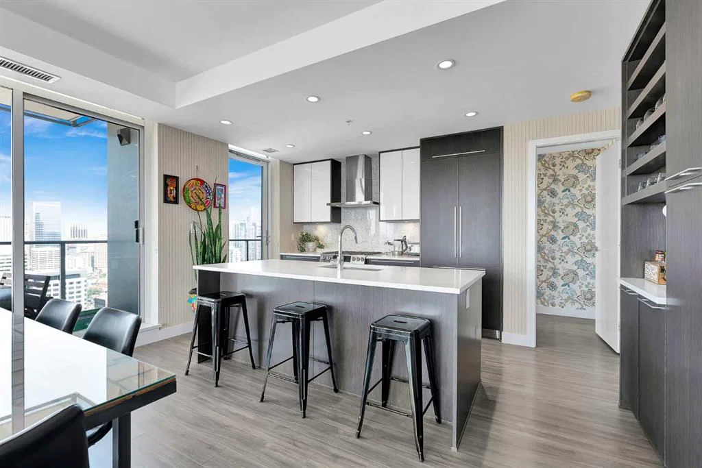2402, 930 16 Avenue SW, Calgary — photo 5 of 40