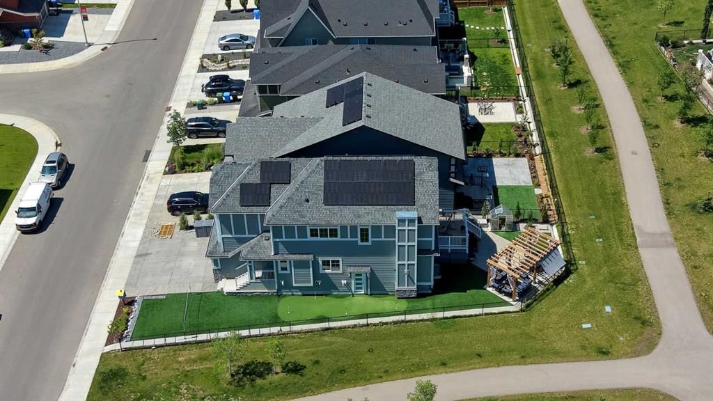 168 Magnolia Manor SE, Calgary — photo 2 of 44