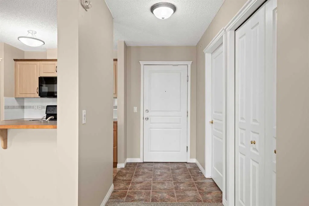 411, 40 Parkridge View SE, Calgary — photo 4 of 46