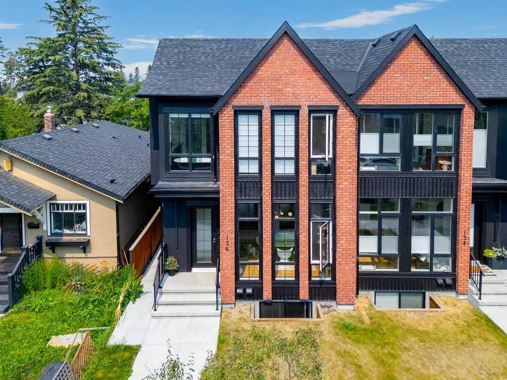 136 10 Avenue NW, Calgary — main listing photo