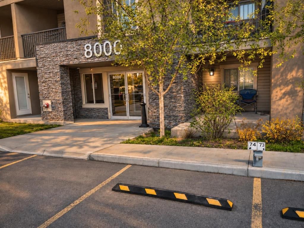 8112, 403 Mackenzie Way SW, Airdrie — photo 4 of 31