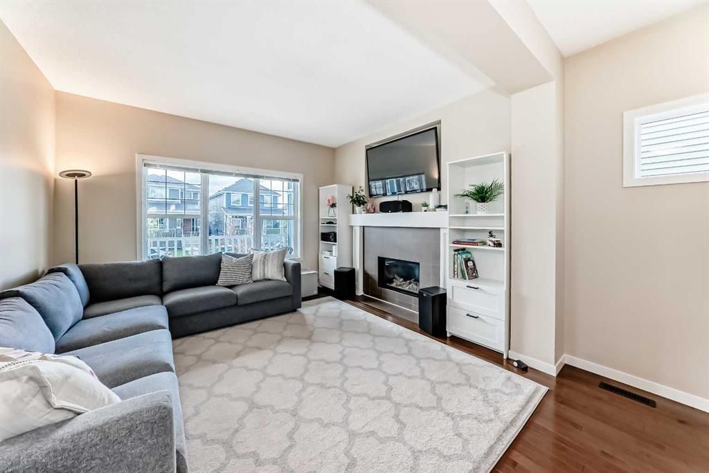 199 River Heights Green, Cochrane — photo 4 of 47