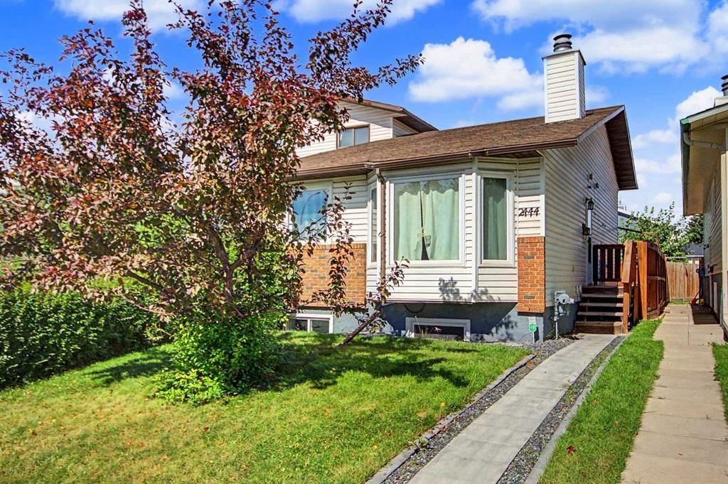 2444 Woodview Drive SW, Calgary — main listing photo