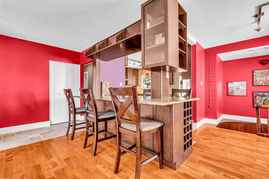 7207 Fleetwood Drive SE, Calgary — photo 5 of 49