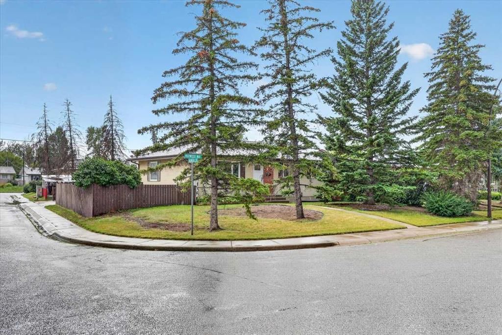 4647 Marwood Way NE, Calgary — photo 3 of 48