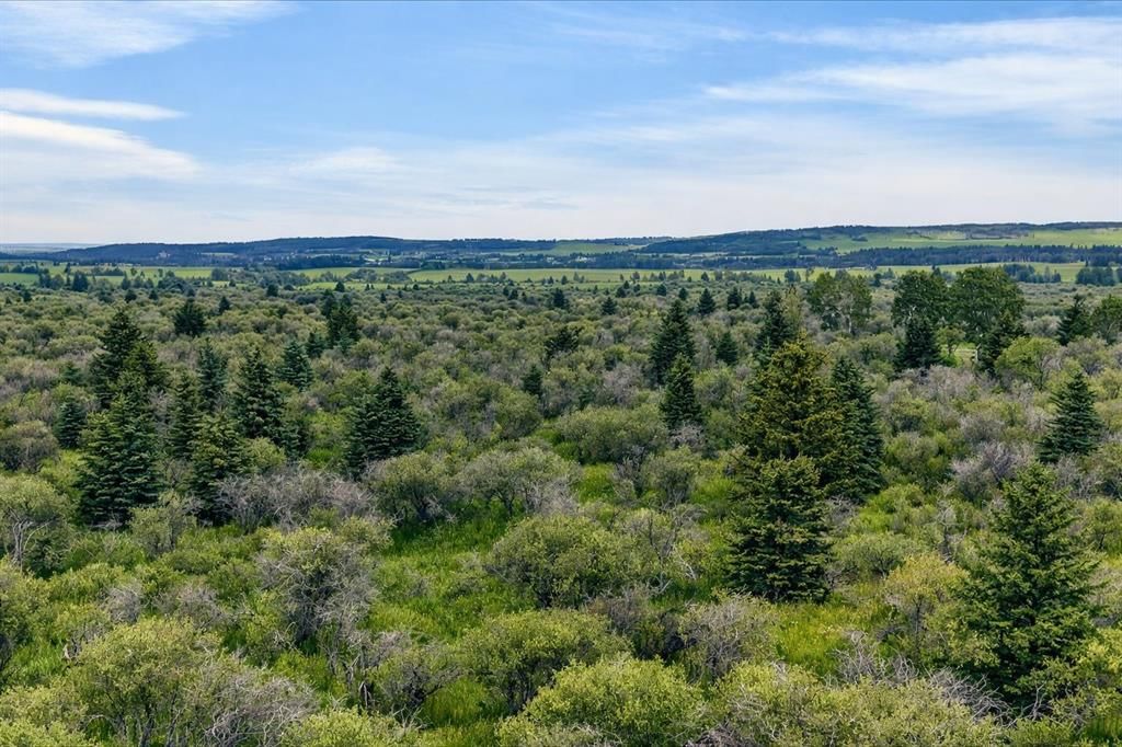 240 210 Avenue, Rural Foothills County — main listing photo