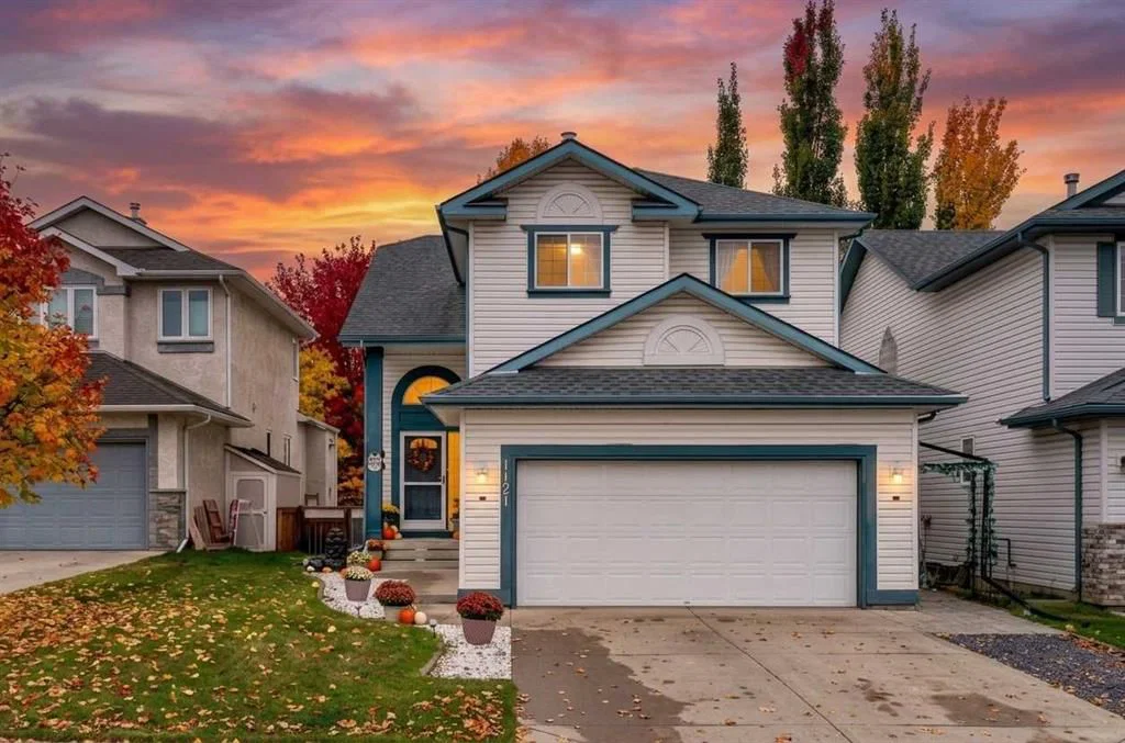 1121 Sierra Morena Court SW, Calgary — main listing photo
