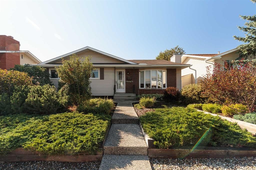 346 Rundleview Drive NE, Calgary — main listing photo