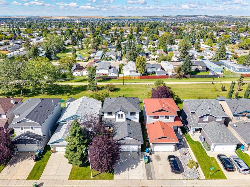 202 Springs Place SE, Calgary — detached for sale
