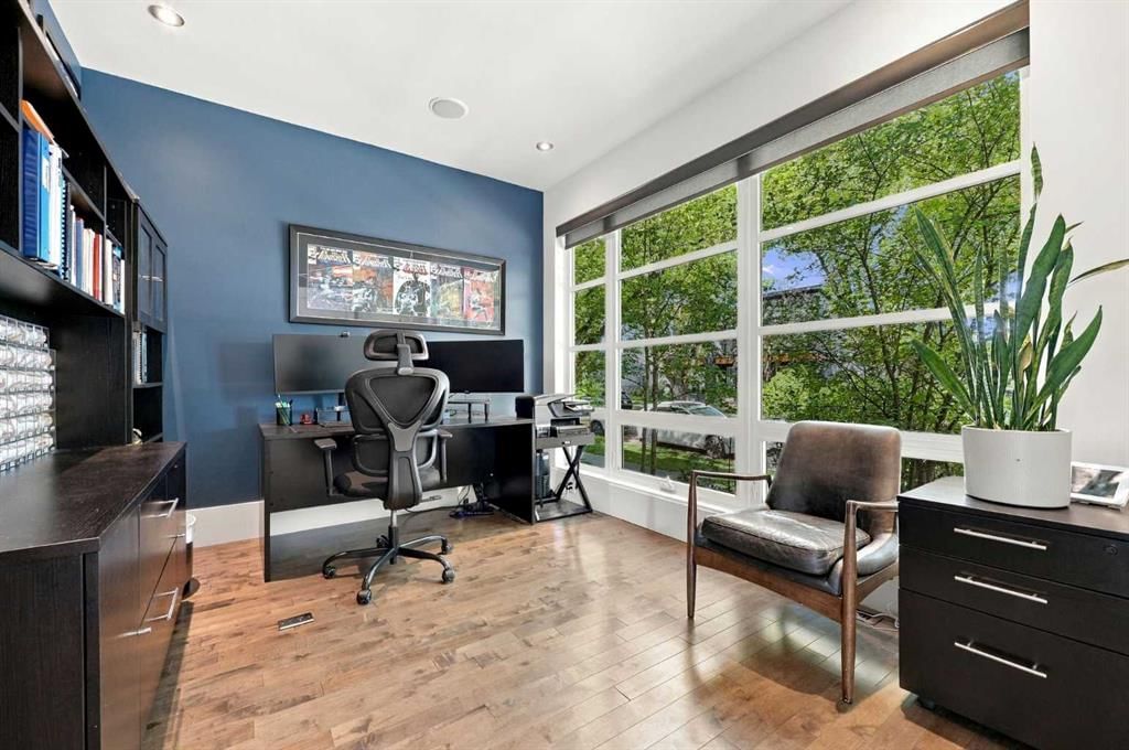 433 21 Avenue NW, Calgary — photo 4 of 41