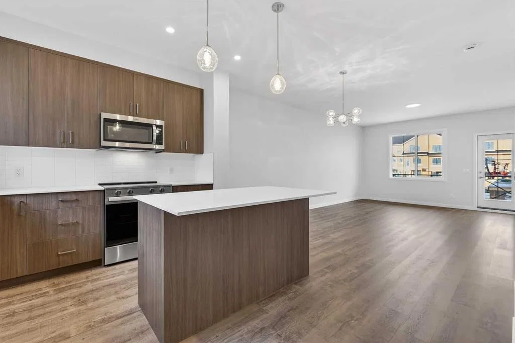 205, 1750 Rangeview Drive SE, Calgary — photo 3 of 22