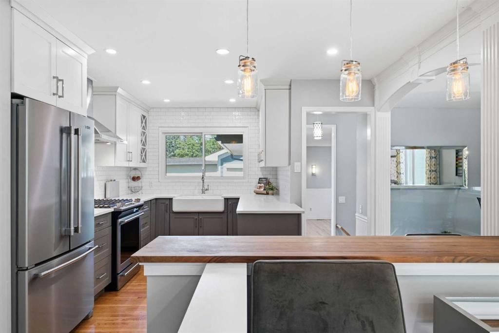 5008 Valiant Drive NW, Calgary — photo 3 of 48