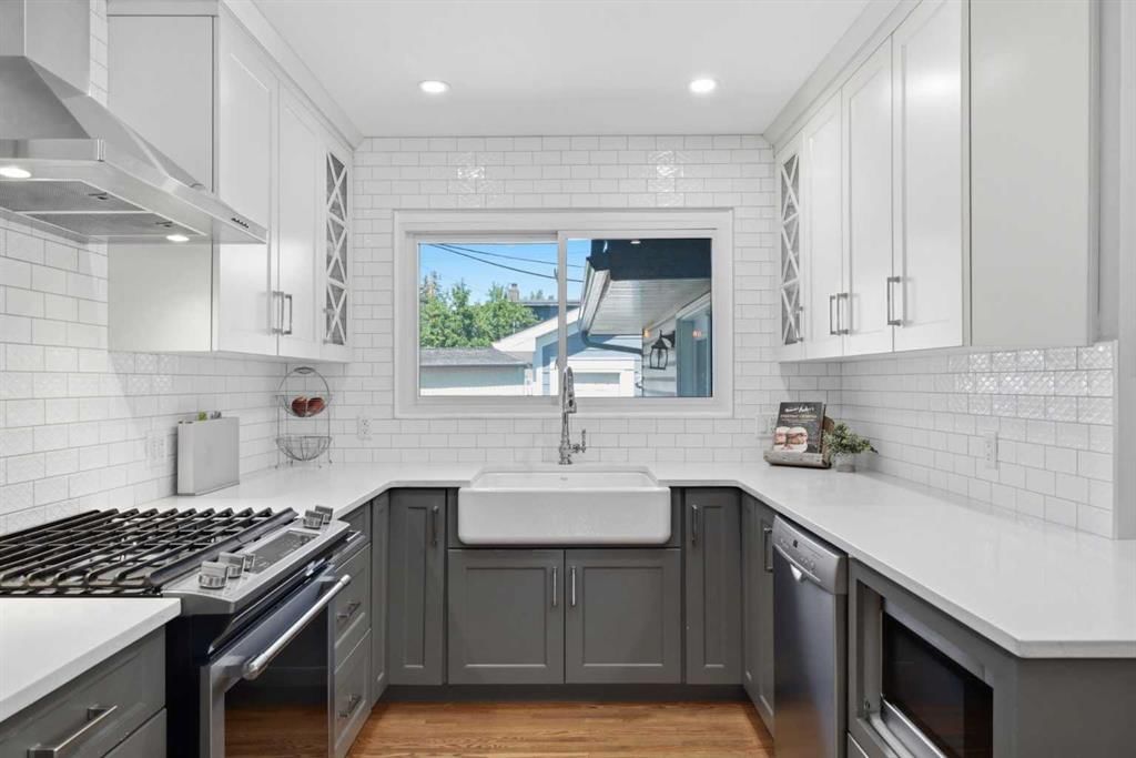 5008 Valiant Drive NW, Calgary — photo 4 of 48