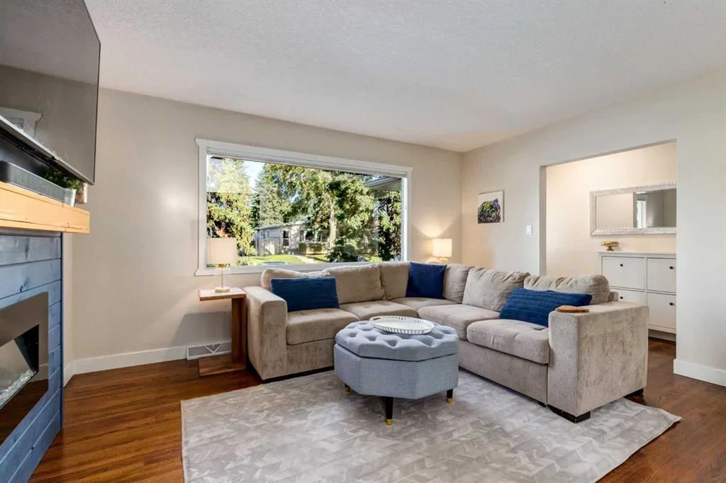 2835 43 Street SW, Calgary — photo 4 of 46