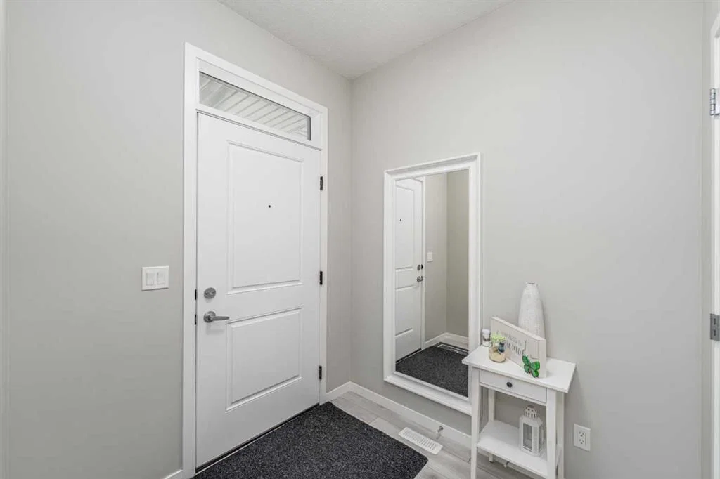 1040 Seton Circle SE, Calgary — photo 4 of 41