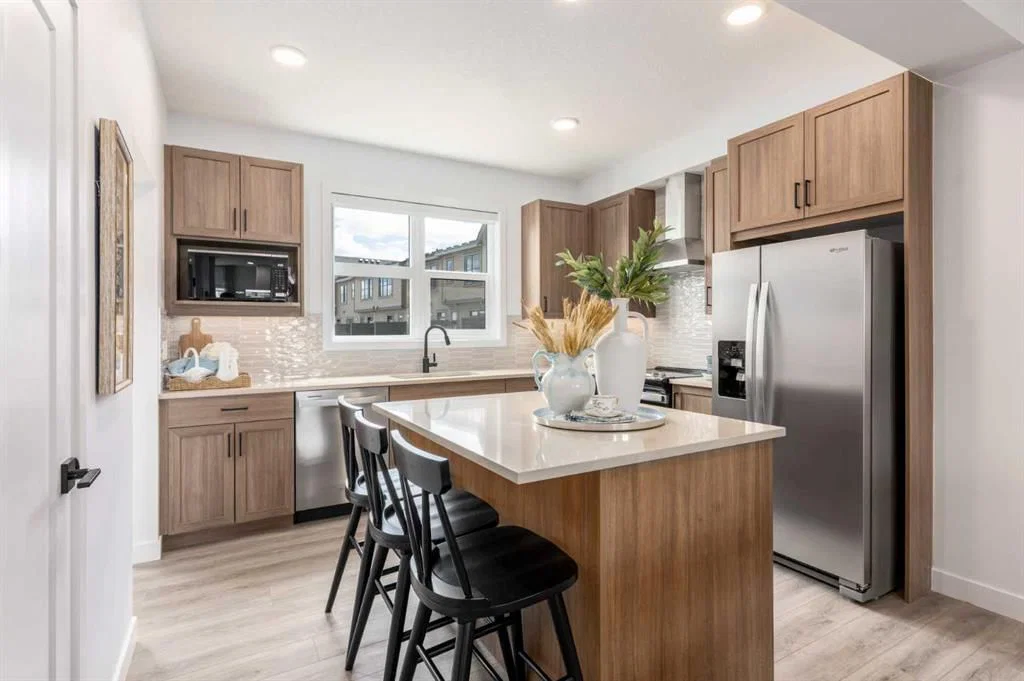 1490 Rangeview Drive SE, Calgary — photo 2 of 21